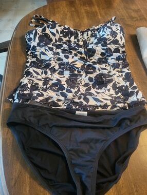 JANTZEN Floral Ruched Tankini Set - Black & White